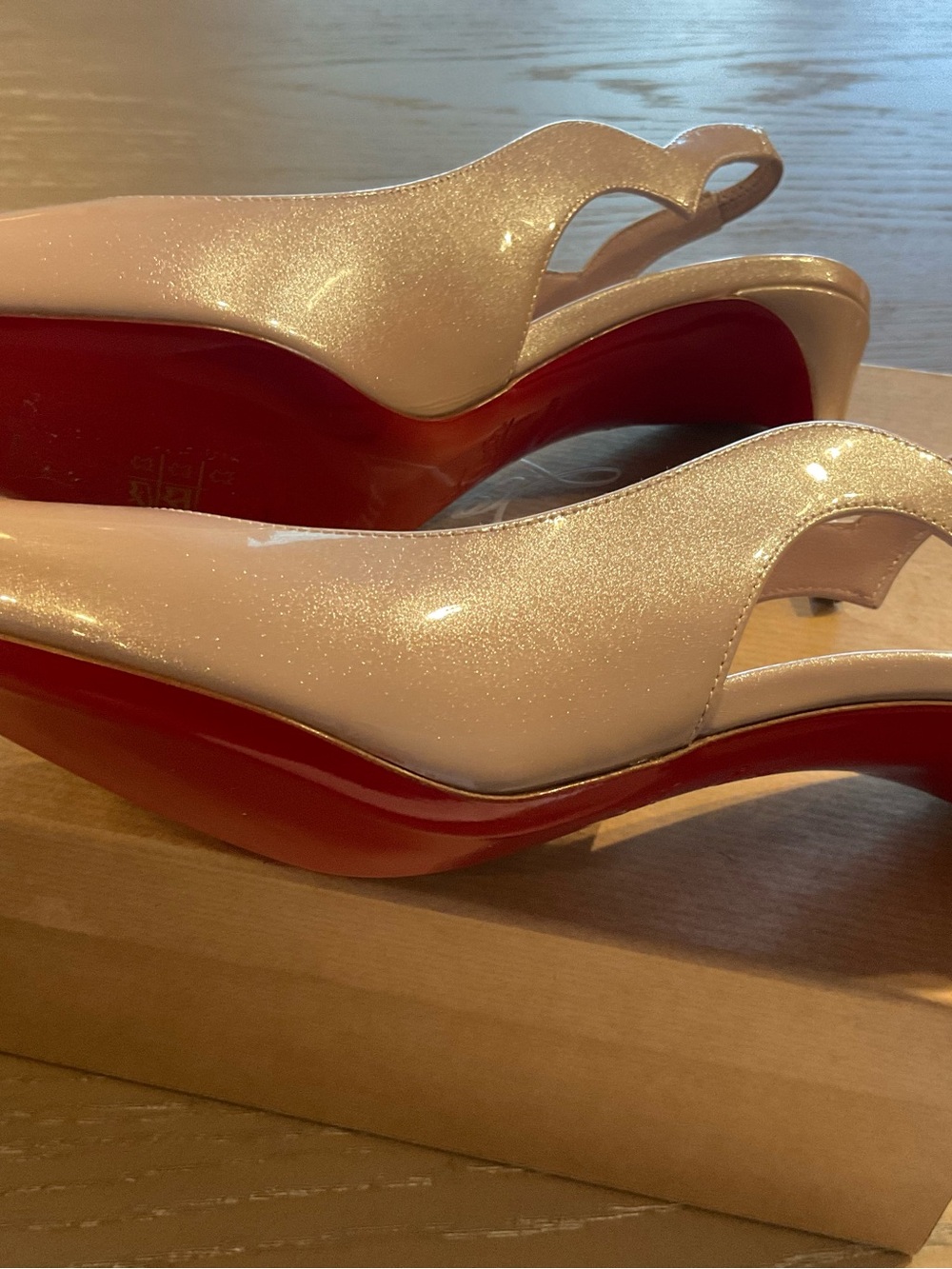 Christian Louboutin Patent Slingback Pumps in Blush Rose NIB - Picture 4 of 7